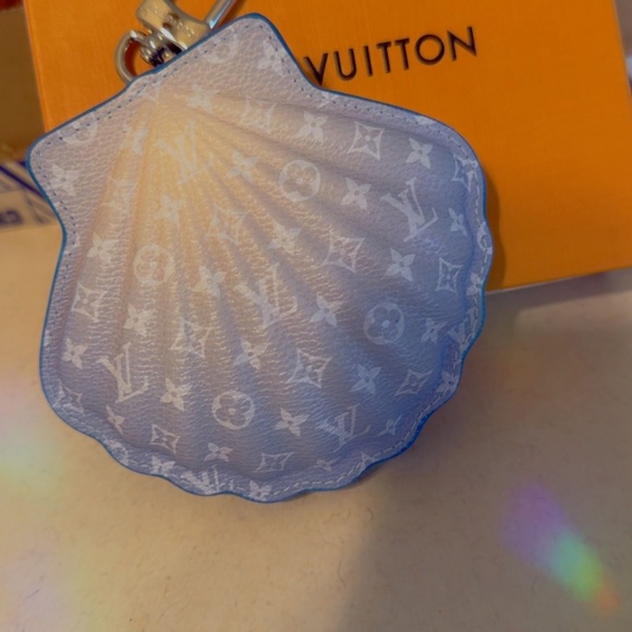 Louis Vuitton keychain - Picture 1 of 1